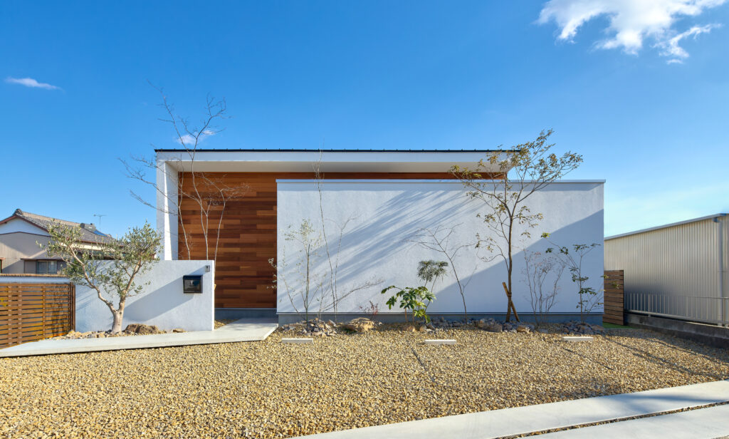 【年収600万円以上確約】あなたのデザインと提案力をぜひ貸してください！外構・エクステリアプランナー（浜松市）